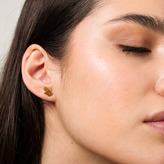 Pendientes Mano de Hamsa Chapados en Oro de 18K